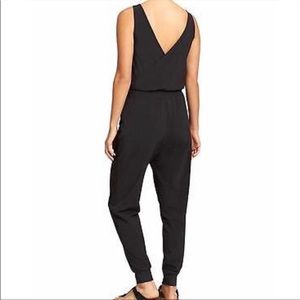 EUC‼️Athleta Cross Back Romper Jumpsuit -Black Size 0